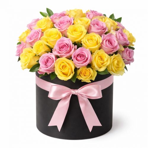 Цветы в шляпной коробке «Ассорти роз»